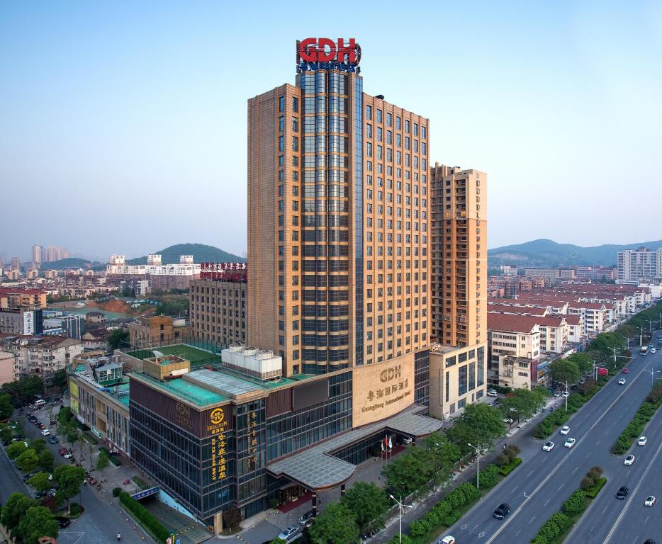 Bairun Zhenjiang International Hotel — фото 4