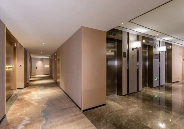 Наньнин: Echeng Hotel Nanning Railway Station Huqiu Building