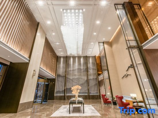Наньнин: Echeng Hotel Nanning Railway Station Huqiu Building