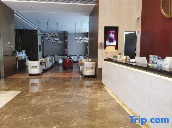 Наньнин: Echeng Hotel Nanning Railway Station Huqiu Building