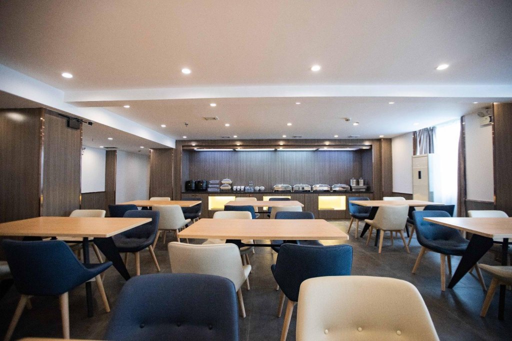 Цзиньюань: Hanting Hotel Qingyuan Lianjiang Road