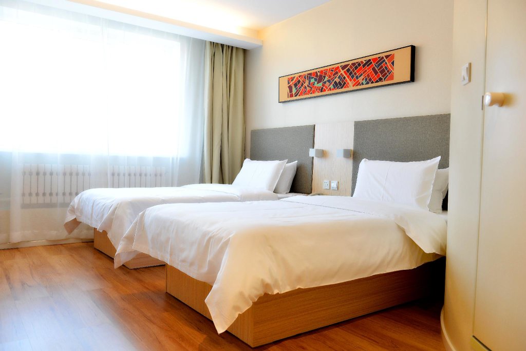 Хулун-Буир: Hanting Hotel Yakeshi Xing'an Street