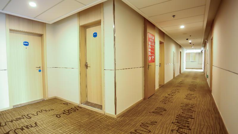 Каили: Hanting Hotel Kaili International Trade Shopping Center
