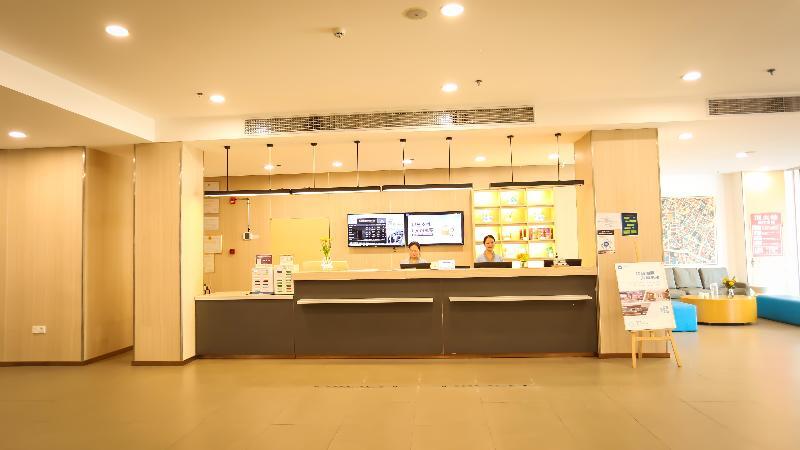 Каили: Hanting Hotel Kaili International Trade Shopping Center
