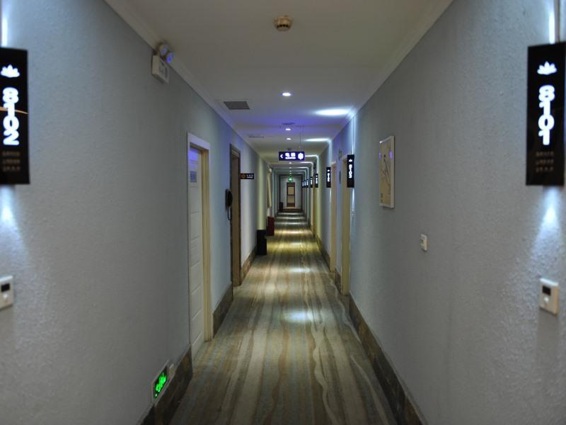 Цзинин: Shell Hotel Jining Wanda Plaza