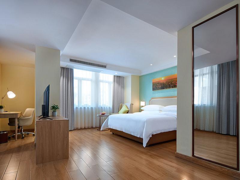Далян: Vienna 3 Best Hotel Wuming Dongming Road