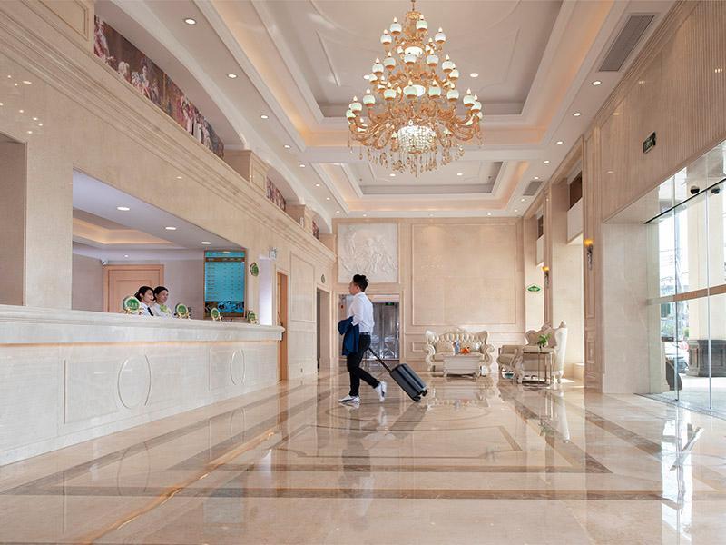 Цзеян: Vienna Hotel Guangdong Jieyang Longwei Town