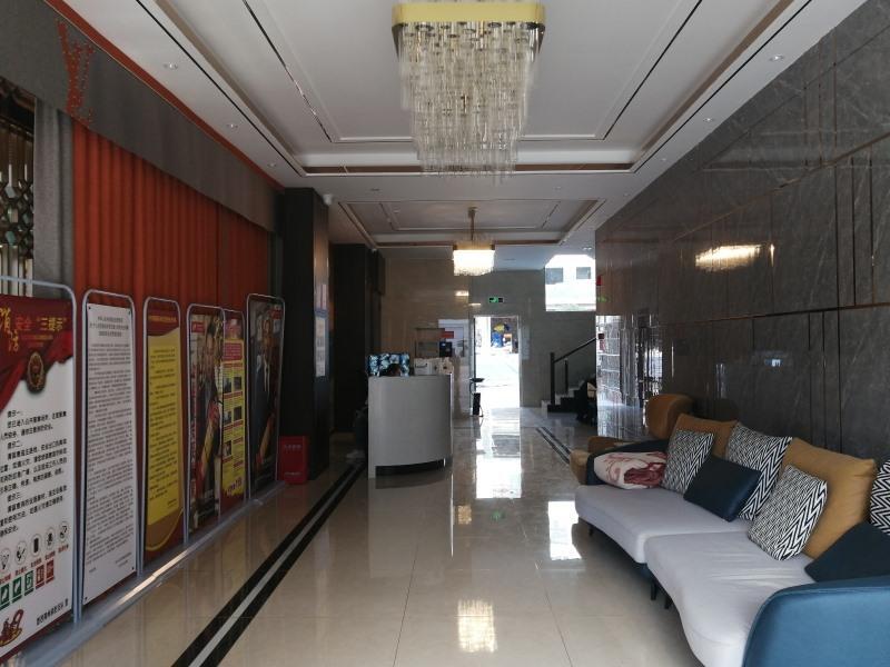 Синъи: Shell Hotel Xingyi Jushan District Hinghe Waterway Administration