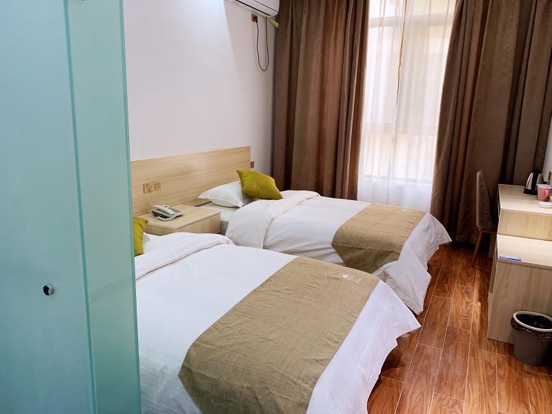 Вэйнань: Shell Hotel Shaanxi Huayin Huashan Scenic Area