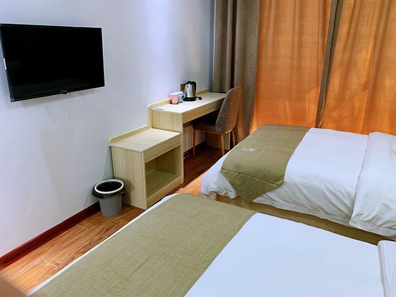 Вэйнань: Shell Hotel Shaanxi Huayin Huashan Scenic Area