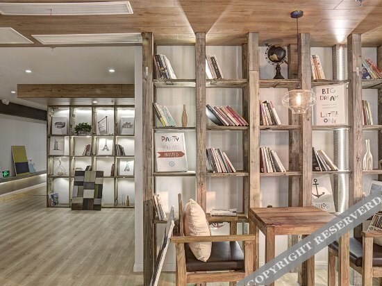 Чунцин: Chongqing Laizhu Book House Hotel (Shangqing Temple Niujiaotuo Subway Station)