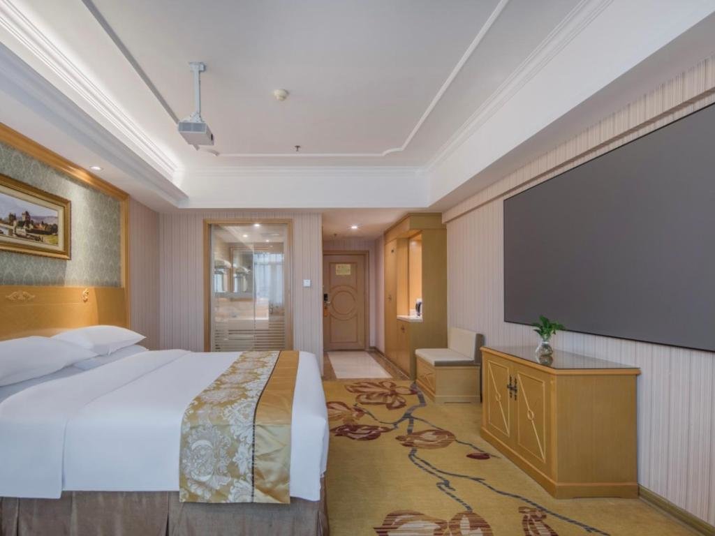Наньнин: Vienna Hotel Nanning Qingxiu Mountain