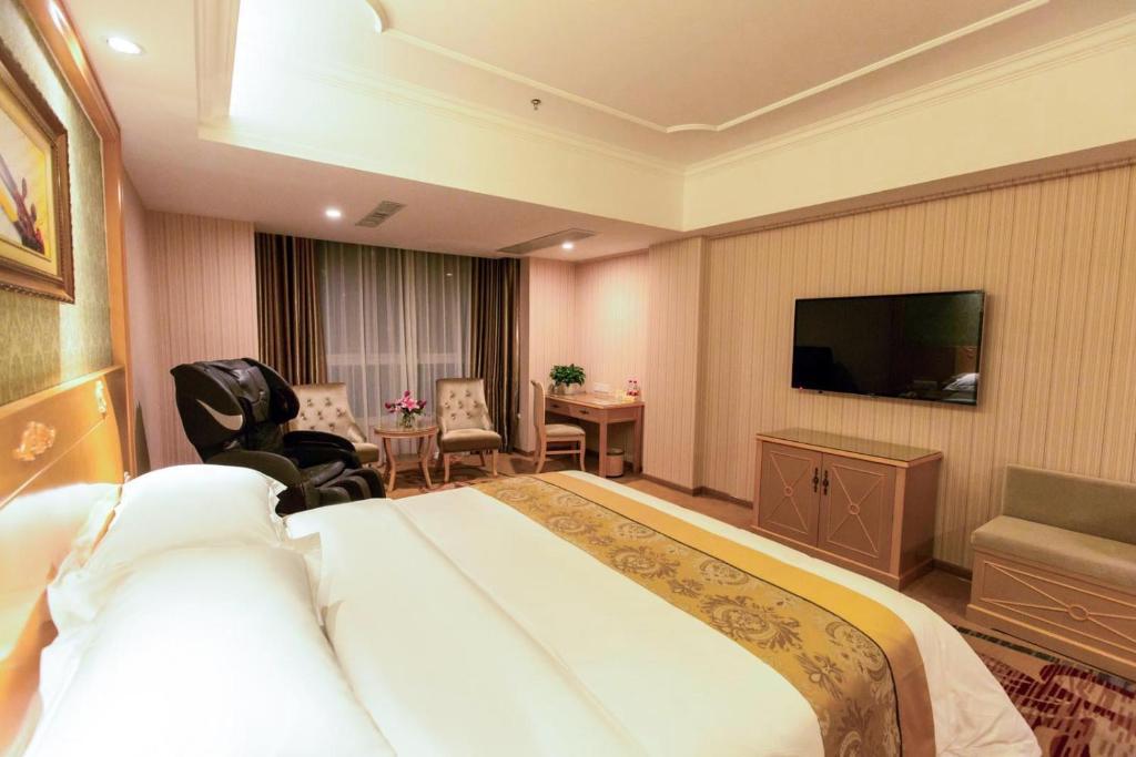 Наньнин: Vienna Hotel Nanning Qingxiu Mountain