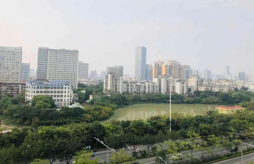 Наньнин: Vienna Hotel Nanning Qingxiu Mountain