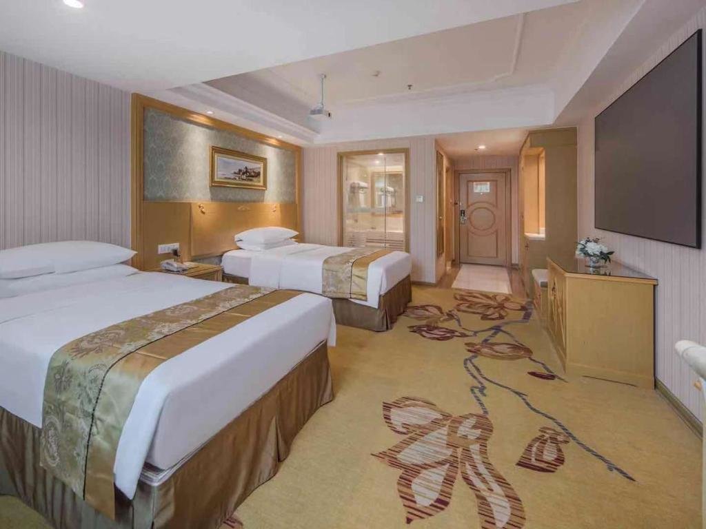 Наньнин: Vienna Hotel Nanning Qingxiu Mountain