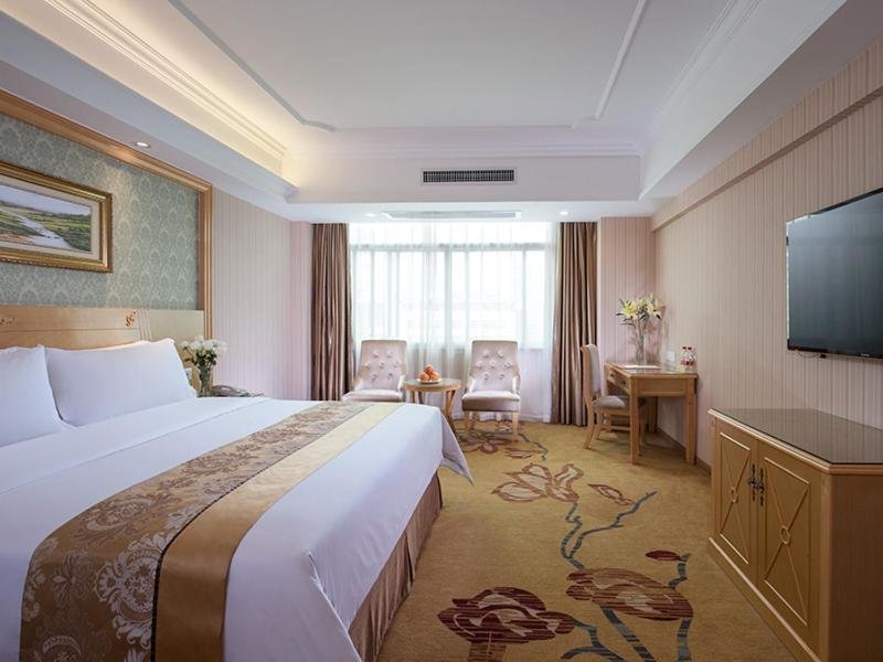 Наньнин: Vienna Hotel Nanning Qingxiu Mountain