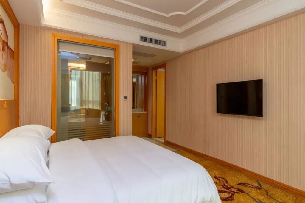 Хойчжоу: Vienna International Hotel (Huizhou Xinyu Government Square)