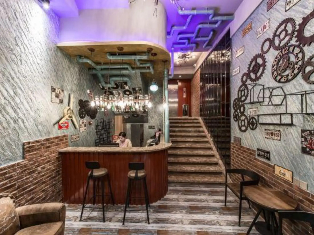 Чунцин: Love You Hotel (Chongqing Huangnibang Metro Station)