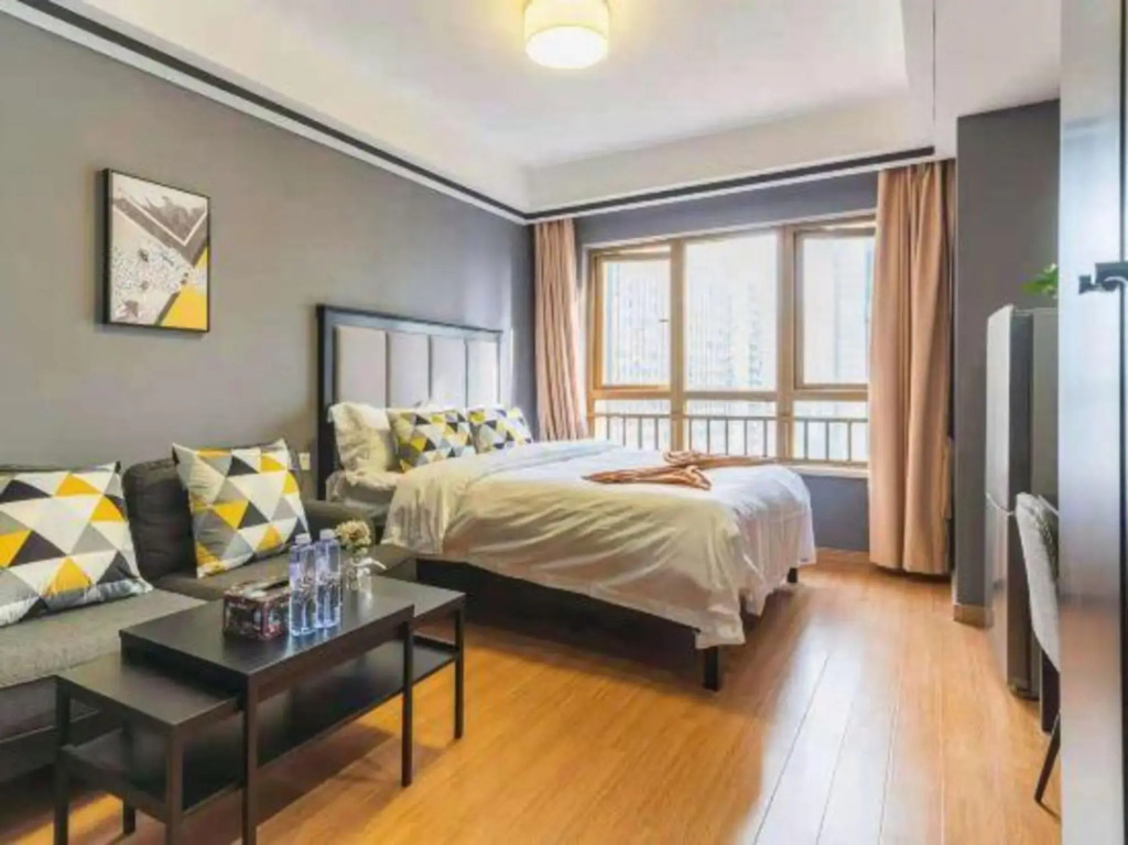 Чунцин: Love You Hotel (Chongqing Huangnibang Metro Station)