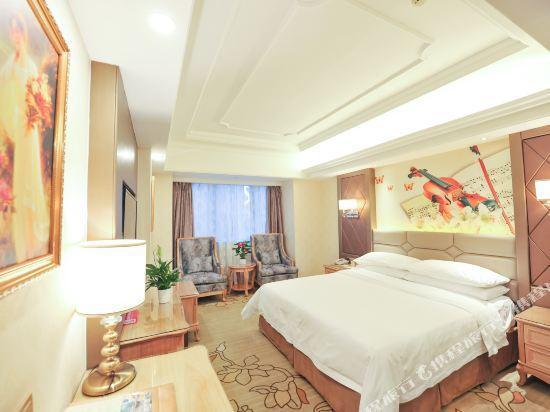 Ухань: Vienna International Hotel (Wuhan Yangguang Yuhang)