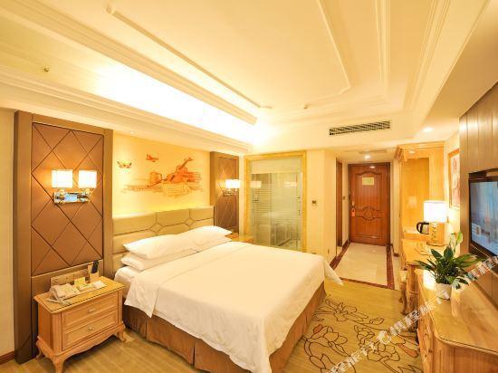 Ухань: Vienna International Hotel (Wuhan Yangguang Yuhang)