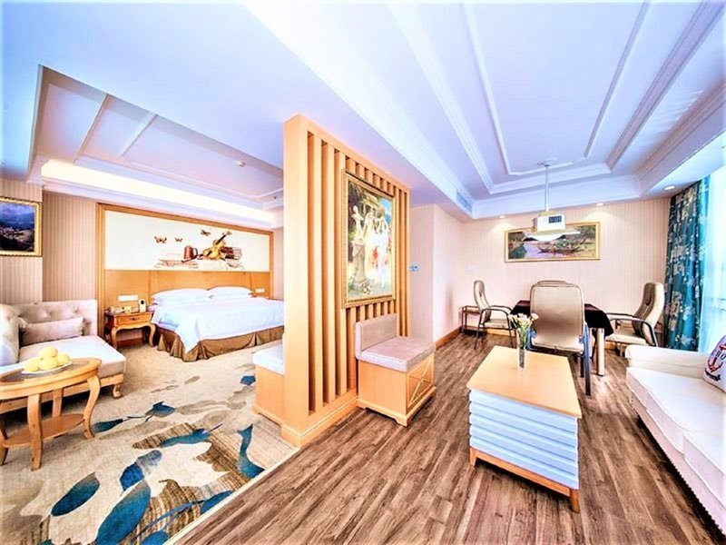 Ухань: Vienna International Hotel (Wuhan East Railway Station Huanglongshan Metro Station)