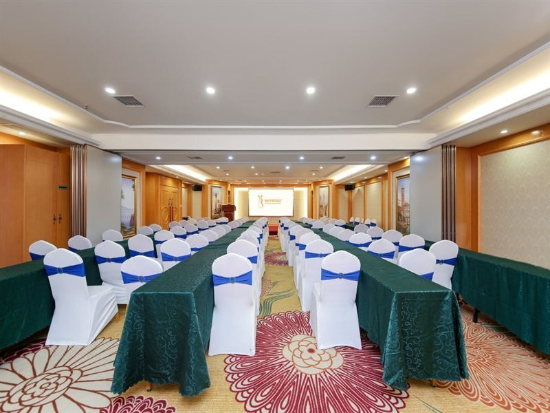 Ухань: Vienna International Hotel (Wuhan East Railway Station Huanglongshan Metro Station)