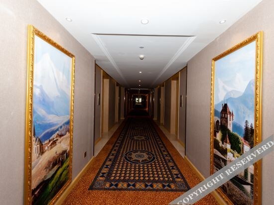 Шанграо: Vienna International Hotel