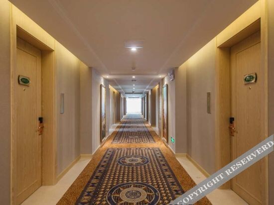 Шанграо: Vienna International Hotel