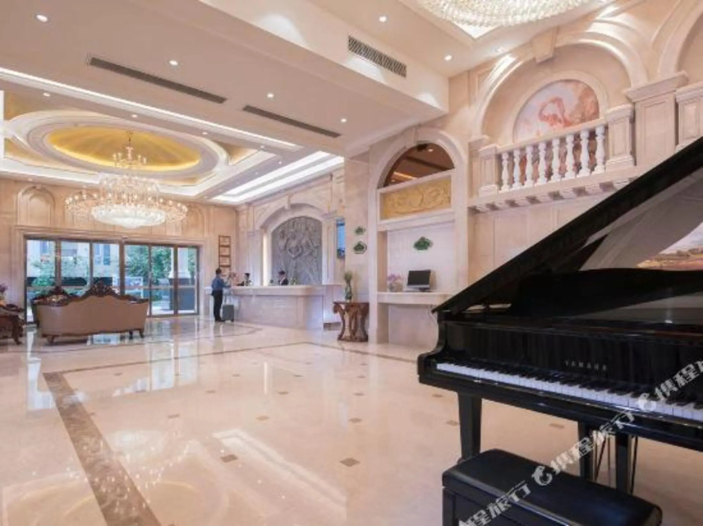 Наньчан: Vienna International Hotel (Nanchang Honggutan Xuefu Avenue)