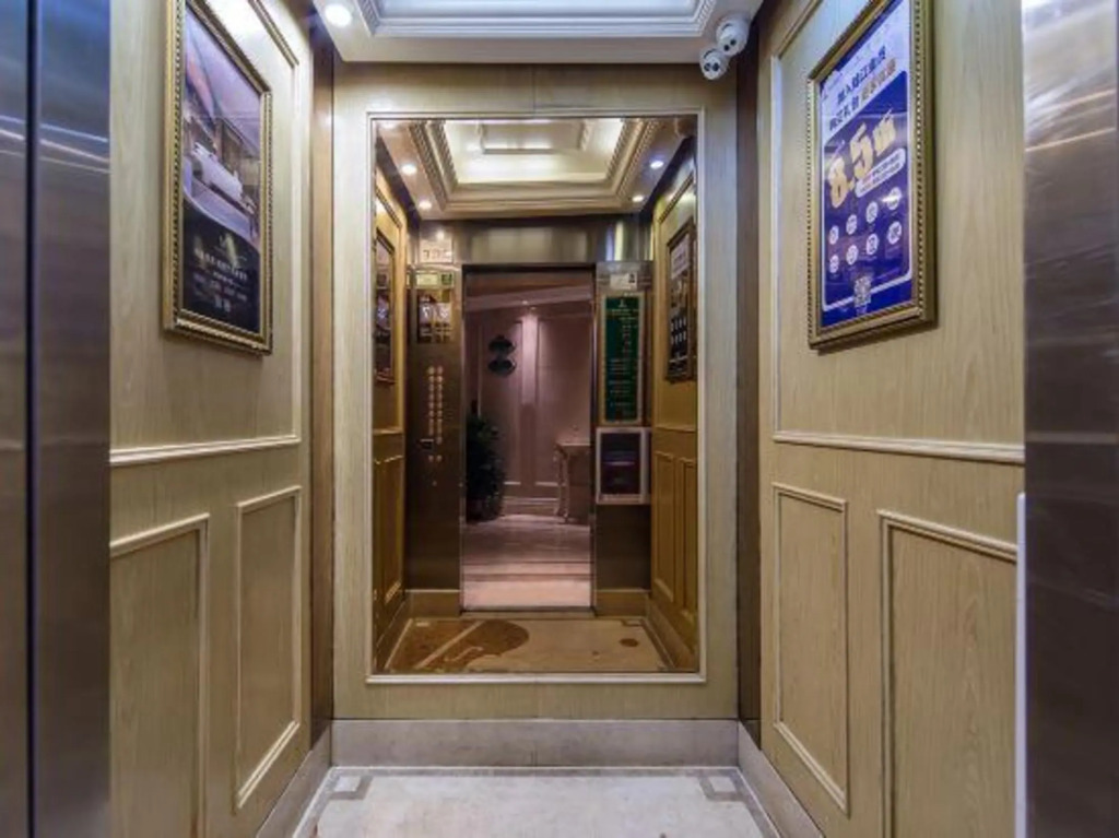 Наньнин: Vienna International Hotel (Nanning Wuyi Vehicle Management Office)