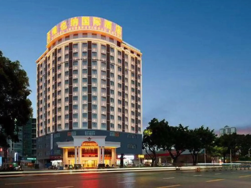 Наньнин: Vienna International Hotel (Nanning Wuyi Vehicle Management Office)