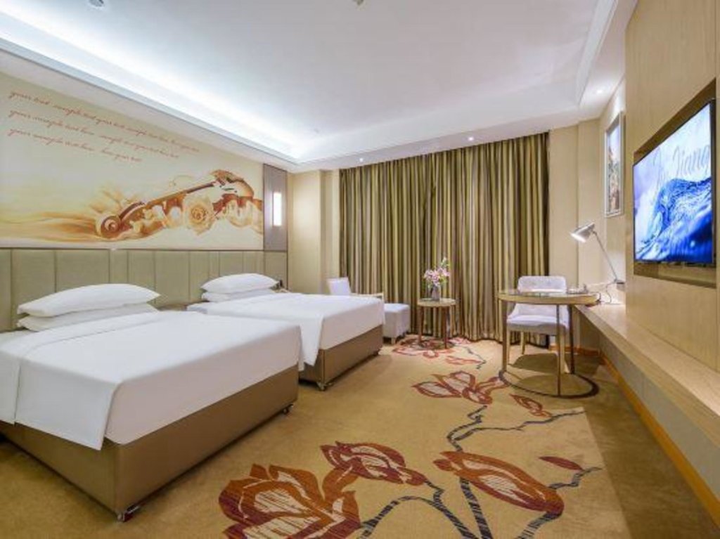 Наньнин: Vienna International Hotel (Nanning Wuyi Vehicle Management Office)