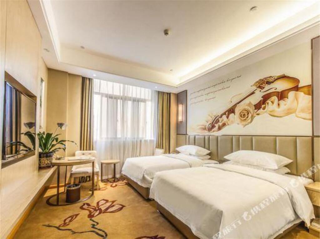 Наньнин: Vienna International Hotel (Nanning Wuyi Vehicle Management Office)
