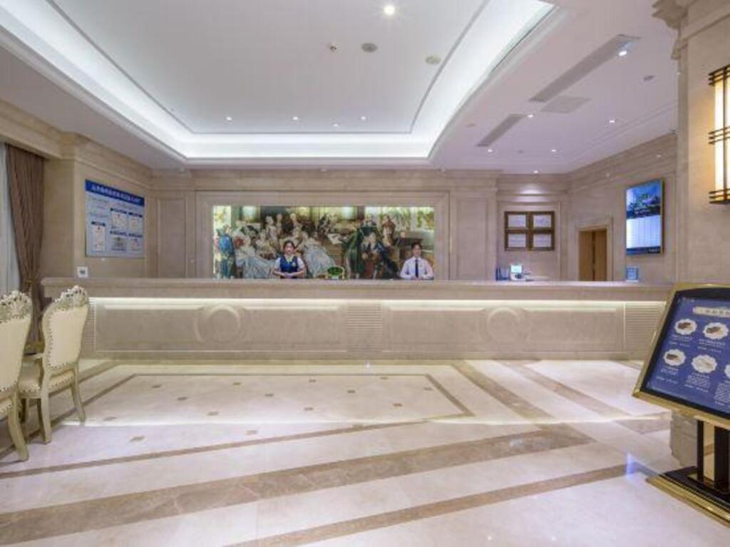 Наньнин: Vienna International Hotel (Nanning Wuyi Vehicle Management Office)