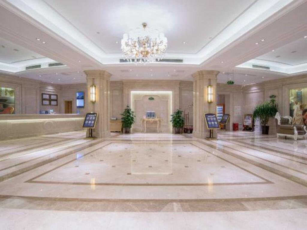 Наньнин: Vienna International Hotel (Nanning Wuyi Vehicle Management Office)