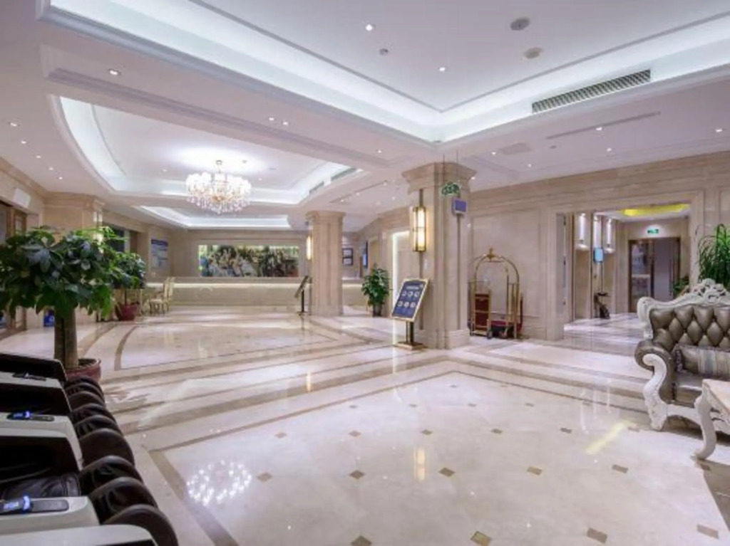 Наньнин: Vienna International Hotel (Nanning Wuyi Vehicle Management Office)
