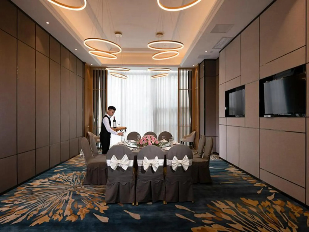 Наньнин: Venus Royal Hotel (Nanning High-speed East Railway Station)