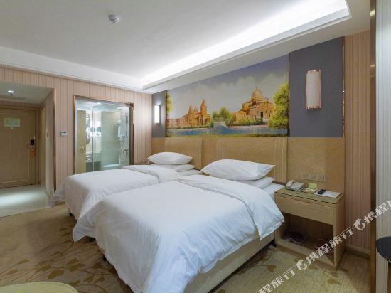 Чанша: Vienna International Hotel (Changsha High-speed Railway South Station Wanjiali Plaza)
