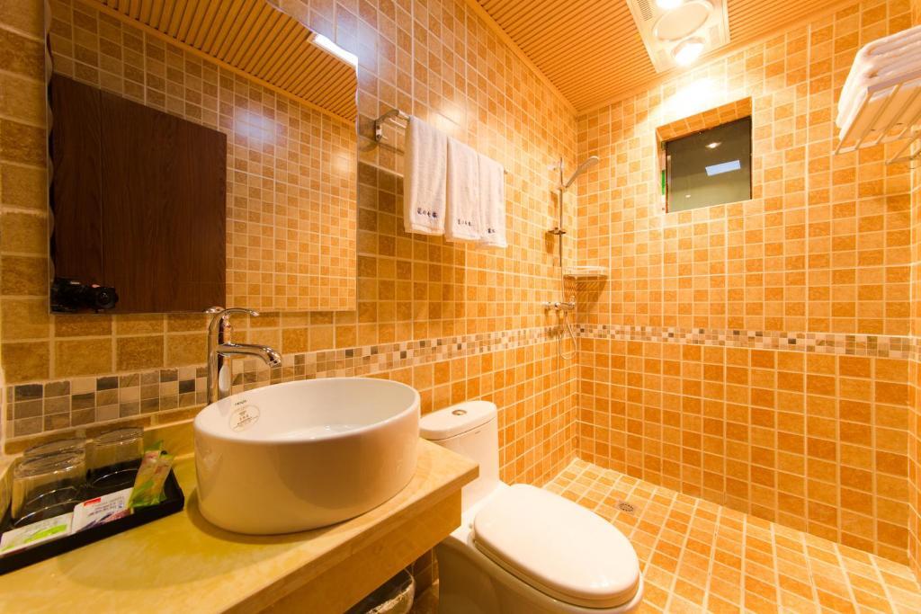 Шангри-Ла: Shangri_La Lamtin Youth Hostel
