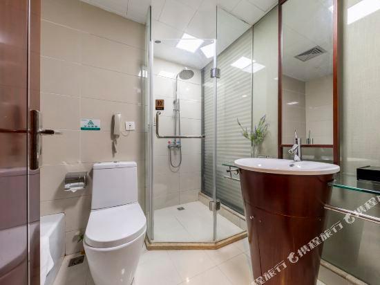 Нанкин: Zhenbao Holiday Hotel (Nanjing Olympic Sports Center)