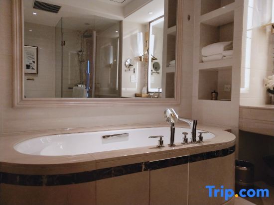 Фанчэнган: Shenhang International Hotel