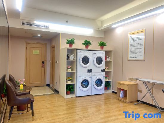 Йиян: Vienna Hotel (Yiyang Heshan Xiufeng Park)