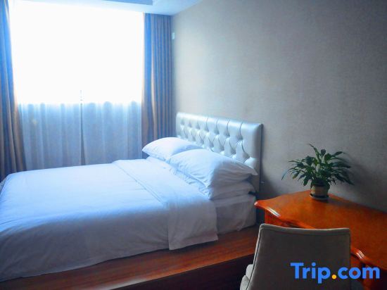 Янгиианг: Vienna 3 Best Hotel (Yangchun Bus Station)
