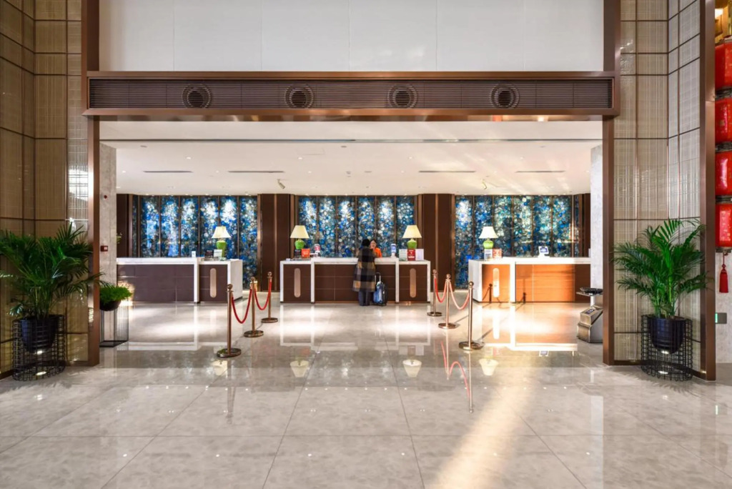Уху: Wuhu Suning Universal Hotel