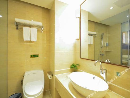 Ухань: Vienna International Hotel (Wuhan Guanggu Zanglong Island)