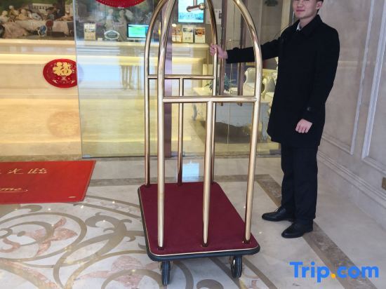 Чунцин: Vienna Hotel (Chongqing Yangjiaping Pedestrian Street Light Rail Station)