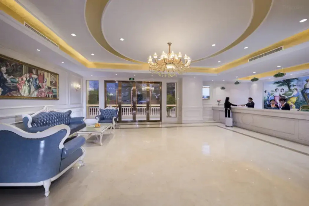 Чунцин: Vienna Hotel Chongqing Jiefangbei Pedestrian Street