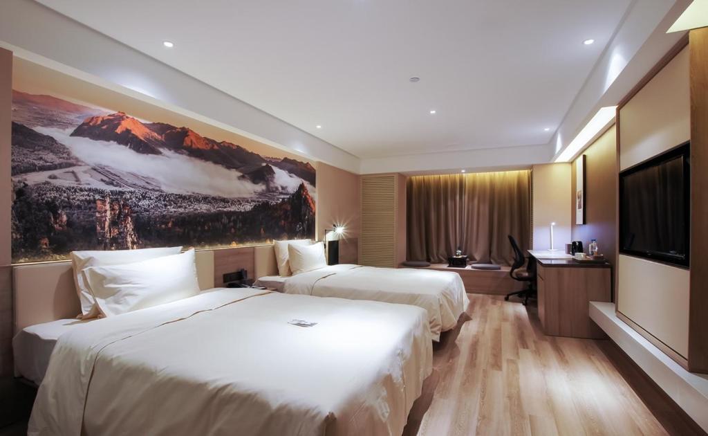 Харбин: Vienna Hotel (Harbin High-speed Railway Wanda Plaza)