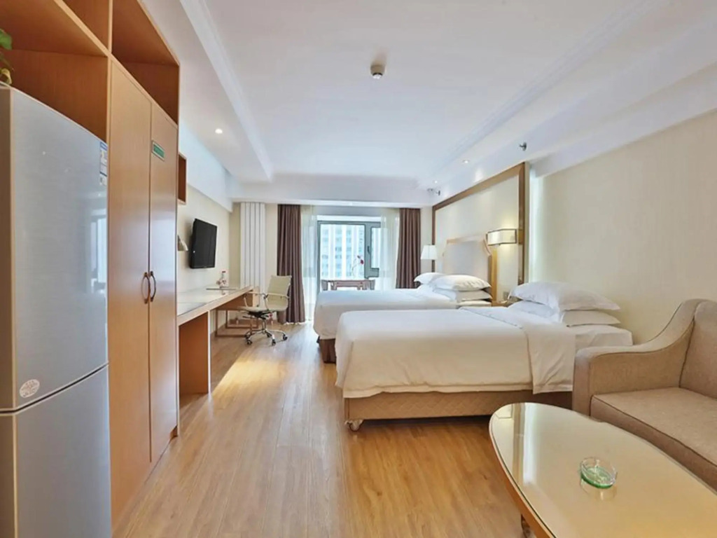 Харбин: Vienna Hotel (Harbin High-speed Railway Wanda Plaza)